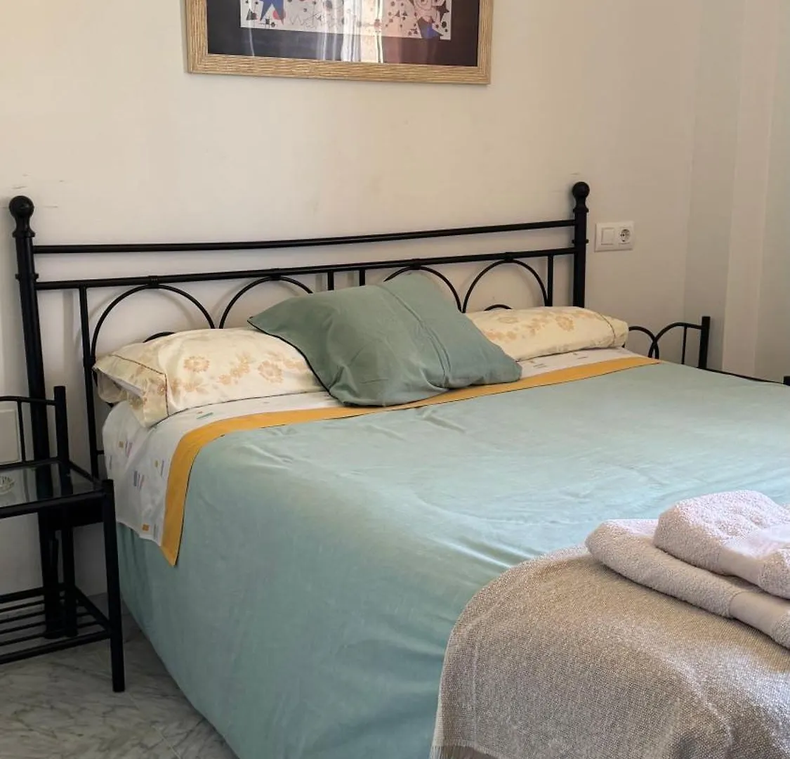 Apartamento A Pie De Playa 엘푸에르토데산타마리아 0*,